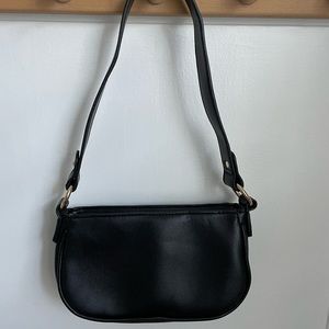 Tilly’s Black Shoulder Bag